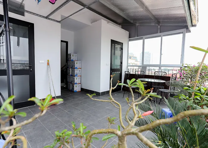 Quiet Hoang Quoc Viet Hotel&apartment